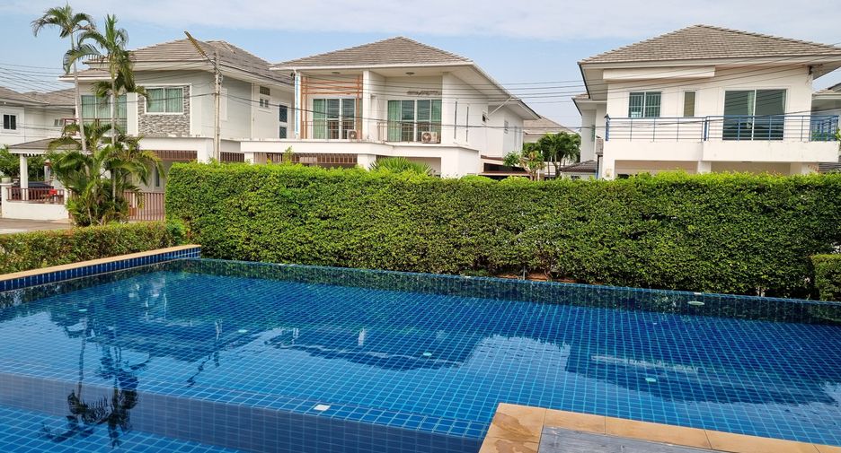 Haus zum Kauf mit 4 Zimmer in Si Racha, Chonburi