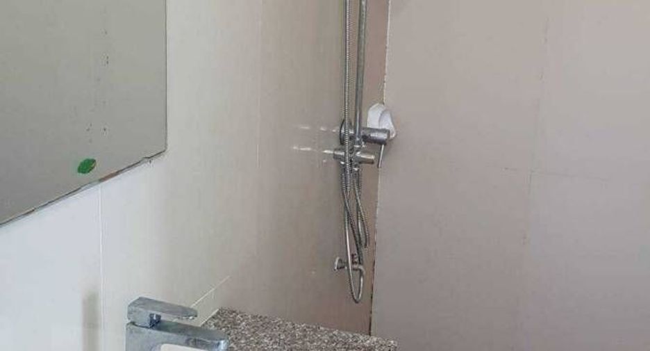 Haus zum Kauf mit 4 Zimmer in Si Racha, Chonburi