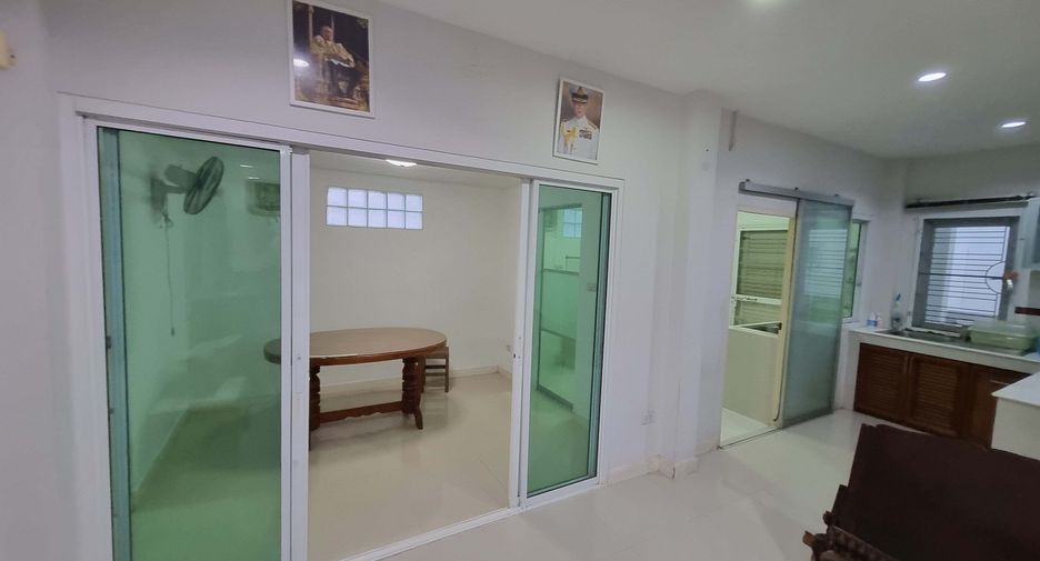 Haus zum Kauf mit 4 Zimmer in Si Racha, Chonburi