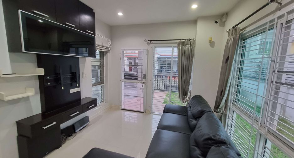 Haus zum Kauf mit 4 Zimmer in Si Racha, Chonburi