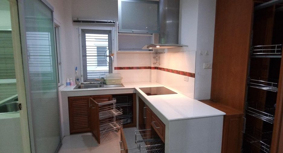 Haus zum Kauf mit 4 Zimmer in Si Racha, Chonburi