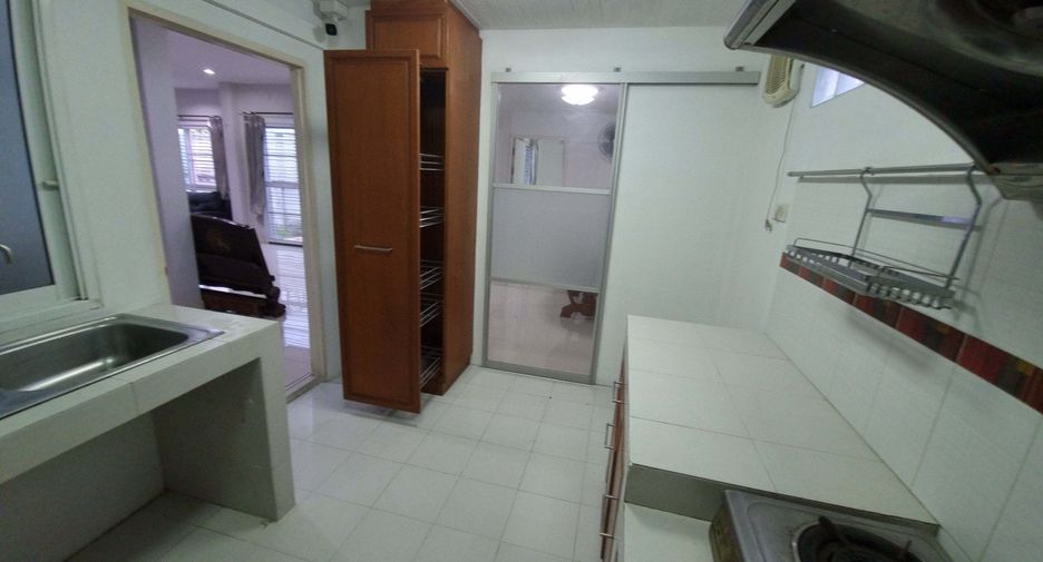Haus zum Kauf mit 4 Zimmer in Si Racha, Chonburi