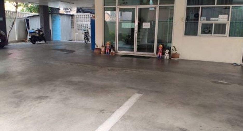 For sale 28 bedrooms apartment in Lat Phrao, Bangkok
