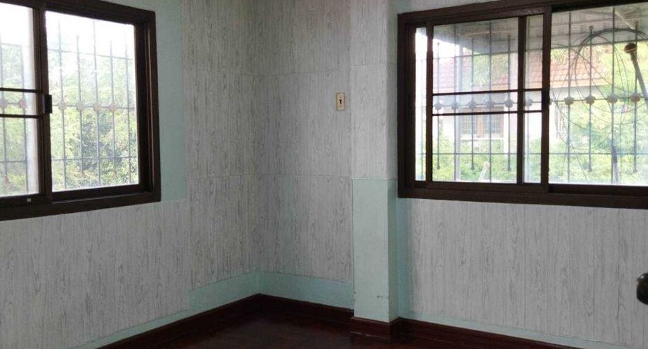 For sale 3 bedrooms townhouse in Sai Mai, Bangkok