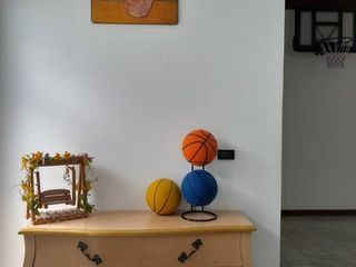 For sale and for rent 8 bedrooms townhouse in Huai Khwang, Bangkok
