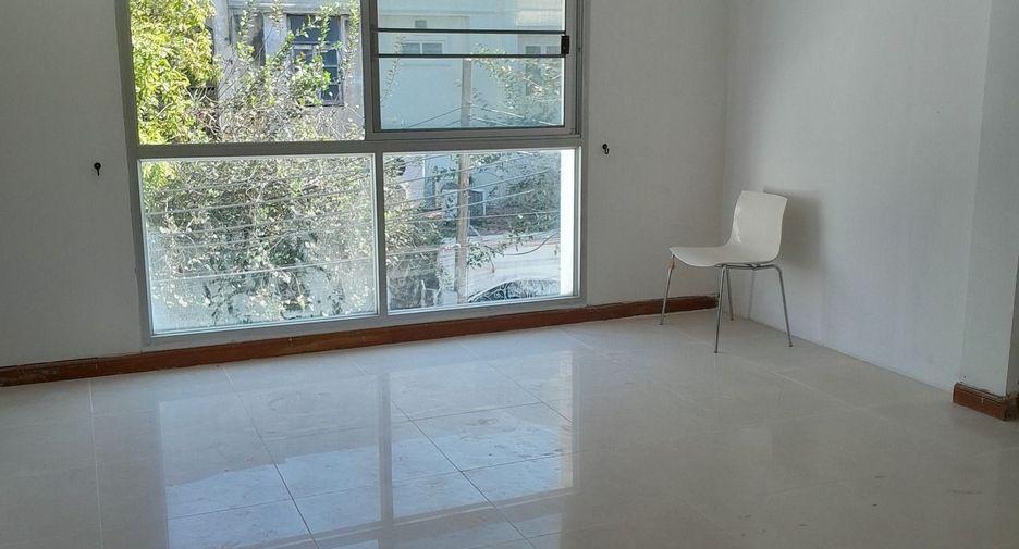 Reihenhaus zum Kauf und zur Miete mit 8 Zimmer in Huai Khwang, Bangkok