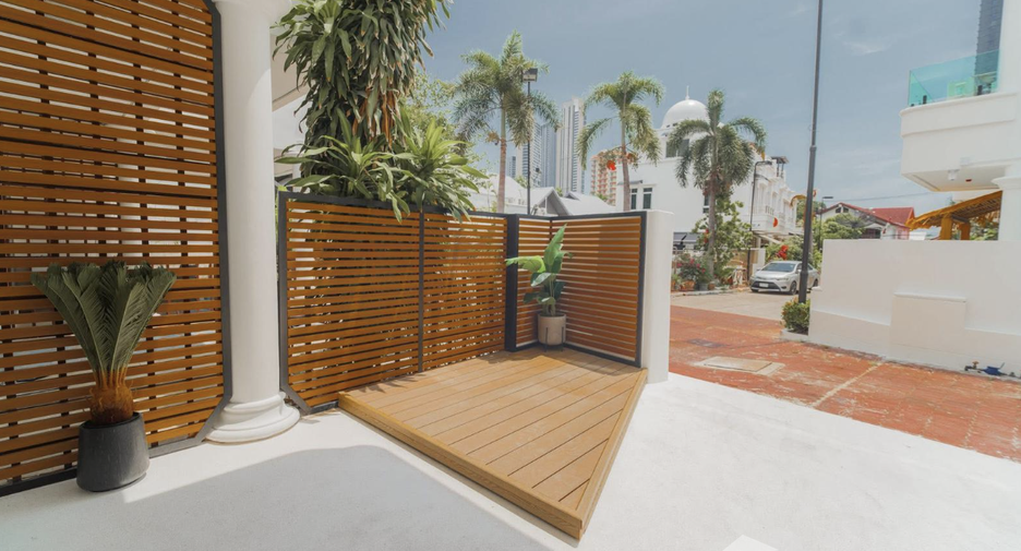 For rent 3 bedrooms townhouse in Bang Lamung, Chonburi