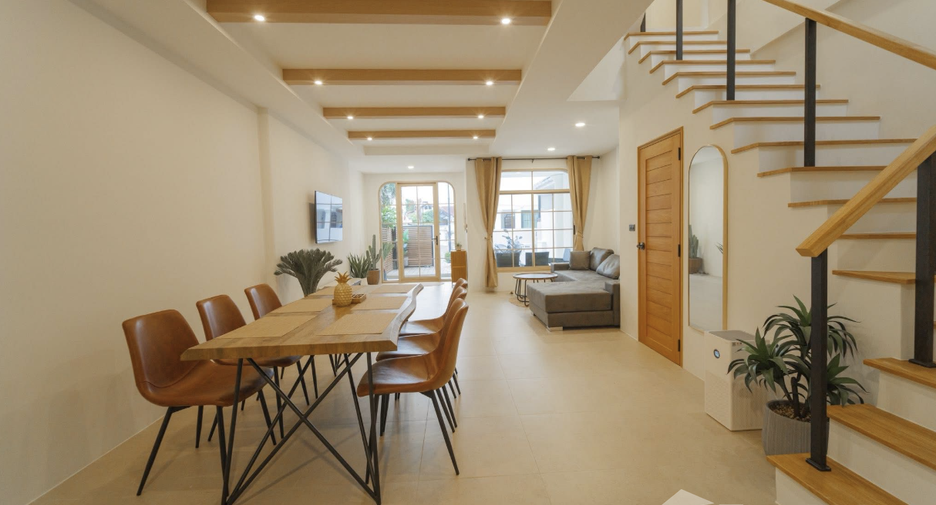 For rent 3 bedrooms townhouse in Bang Lamung, Chonburi