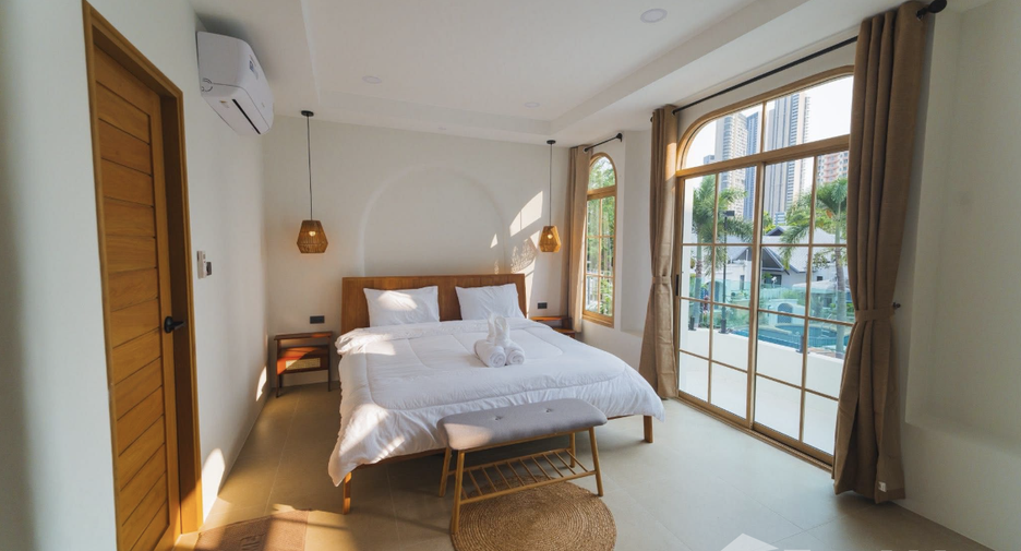 For rent 3 bedrooms townhouse in Bang Lamung, Chonburi
