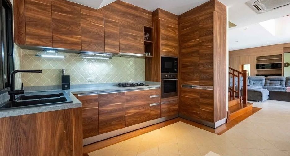 Аренда 4 спальни вилла в Тхаланг, Пхукет