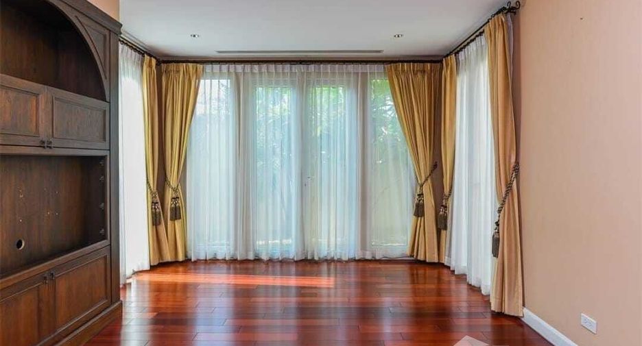 Casa en venta de 3 habitaciones en Bang Phli, Samut Prakan
