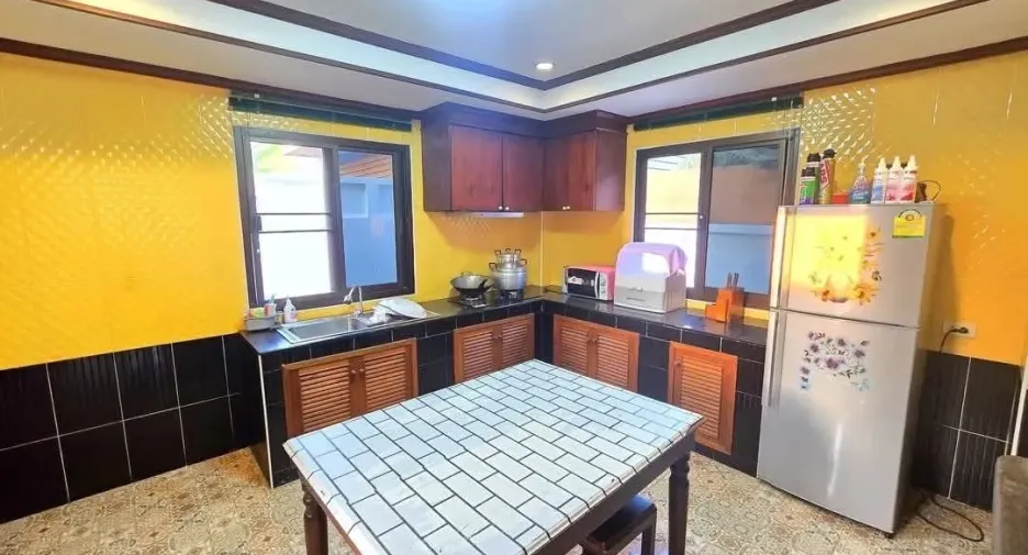 For rent 4 bedrooms villa in Huay Yai, Pattaya