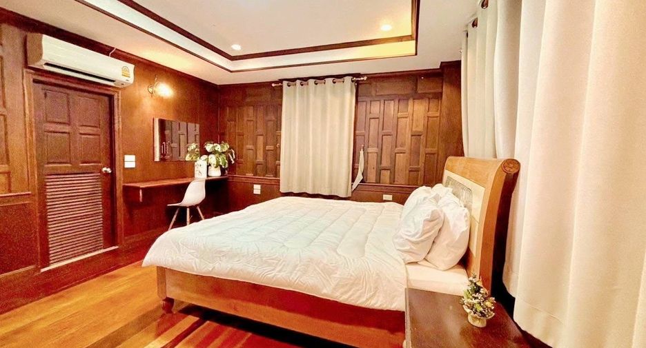 For rent 4 bedrooms villa in Huay Yai, Pattaya