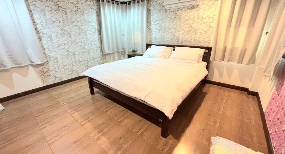 For rent 4 bedrooms villa in Huay Yai, Pattaya