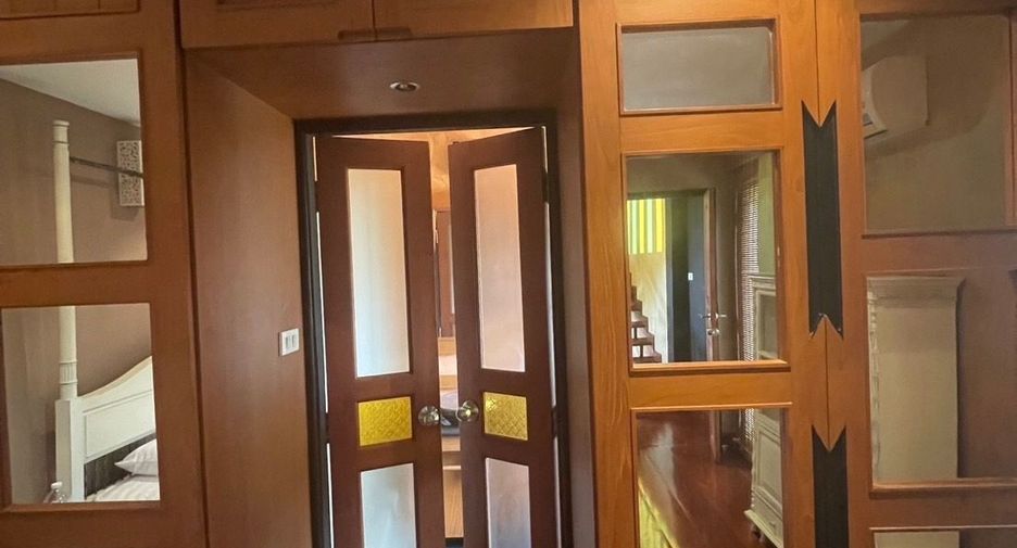 Villa en alquiler de 4 habitaciones en Bang Lamung, Chonburi