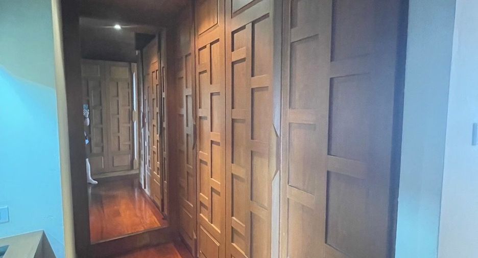 Villa en alquiler de 4 habitaciones en Bang Lamung, Chonburi