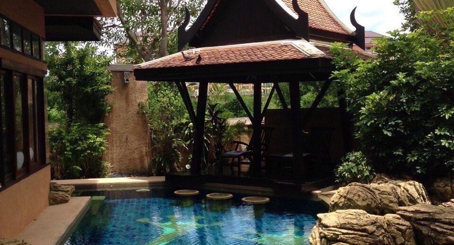 Villa en alquiler de 4 habitaciones en Bang Lamung, Chonburi