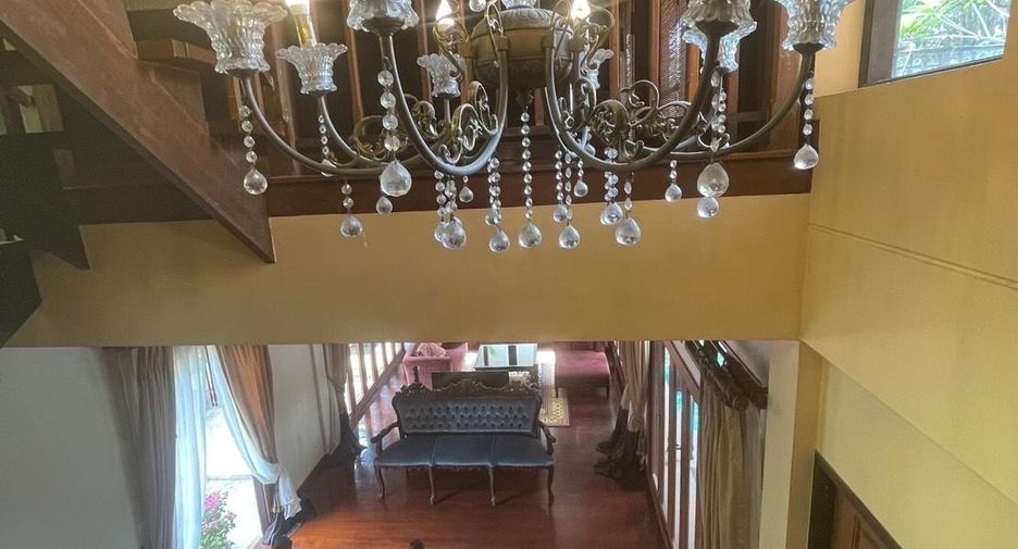 Villa en alquiler de 4 habitaciones en Bang Lamung, Chonburi