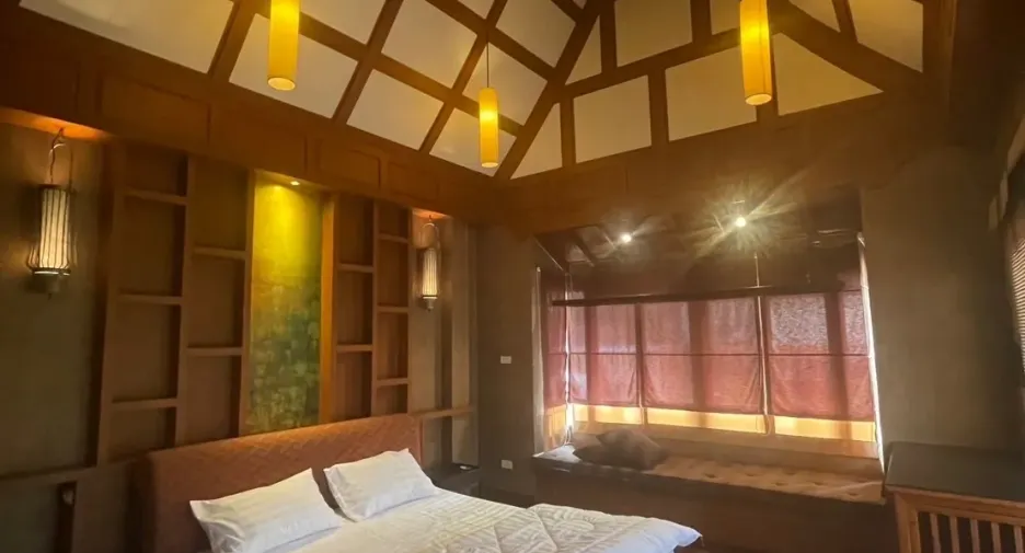 Villa en alquiler de 4 habitaciones en Bang Lamung, Chonburi