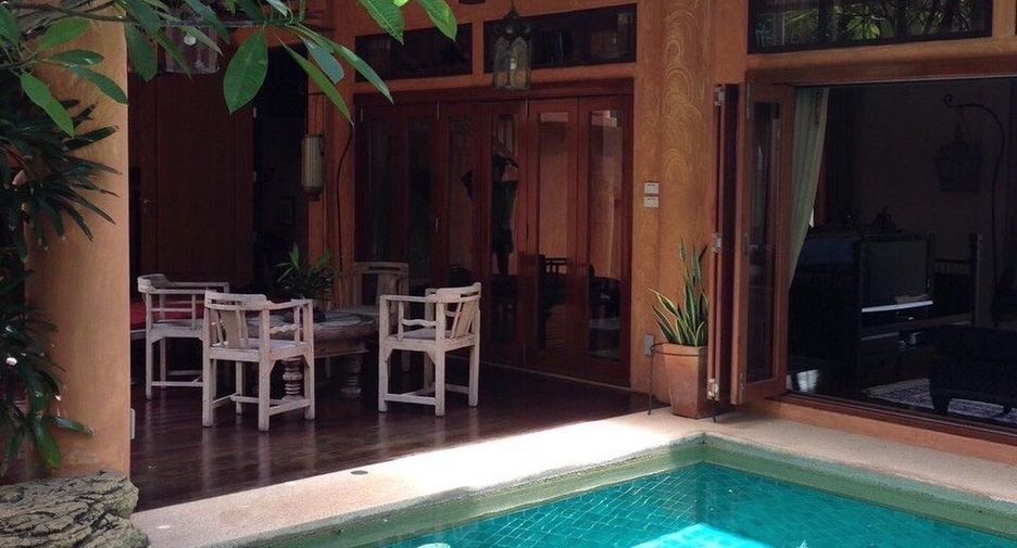 Villa en alquiler de 4 habitaciones en Bang Lamung, Chonburi