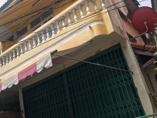 À vendre et à louer 2 chambres maison de ville à Bang Khun Thian, Bangkok