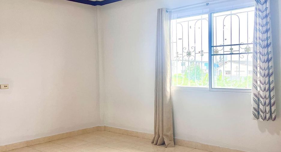 Casa adosada en venta de 2 habitaciones en Bang Lamung, Chonburi