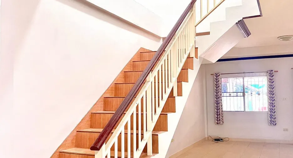 Casa adosada en venta de 2 habitaciones en Bang Lamung, Chonburi