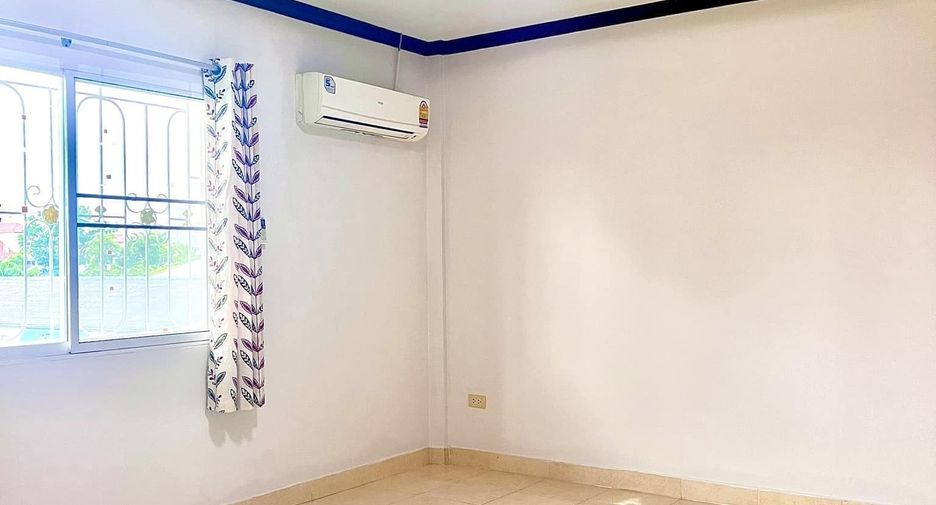 Casa adosada en venta de 2 habitaciones en Bang Lamung, Chonburi