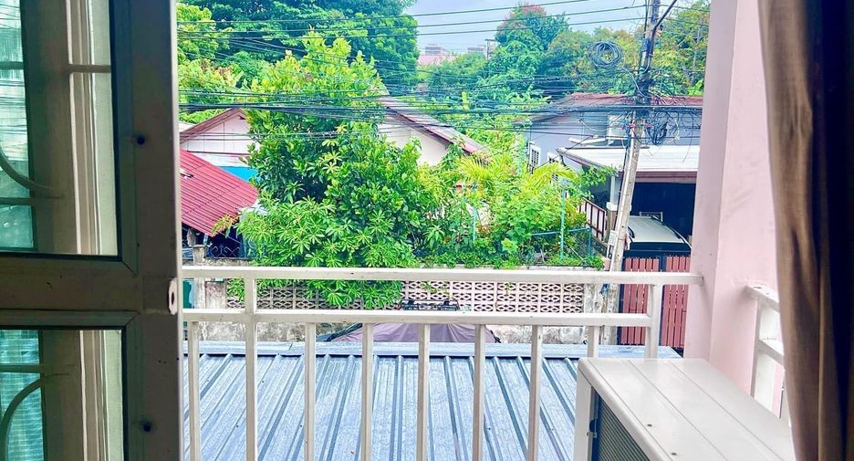 Casa adosada en venta de 2 habitaciones en Bang Lamung, Chonburi