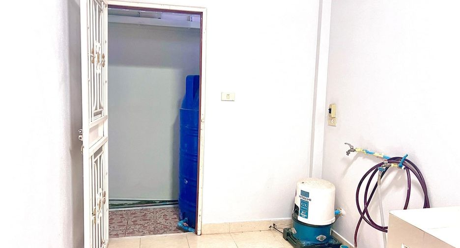 Casa adosada en venta de 2 habitaciones en Bang Lamung, Chonburi