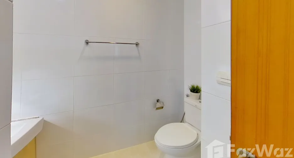 For rent and for sale 3 bedrooms condo in Phra Khanong, Bangkok