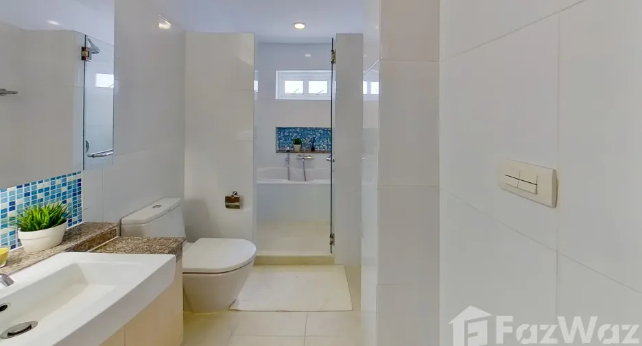 For rent and for sale 3 bedrooms condo in Phra Khanong, Bangkok