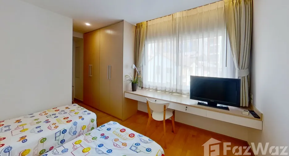 For rent and for sale 3 bedrooms condo in Phra Khanong, Bangkok