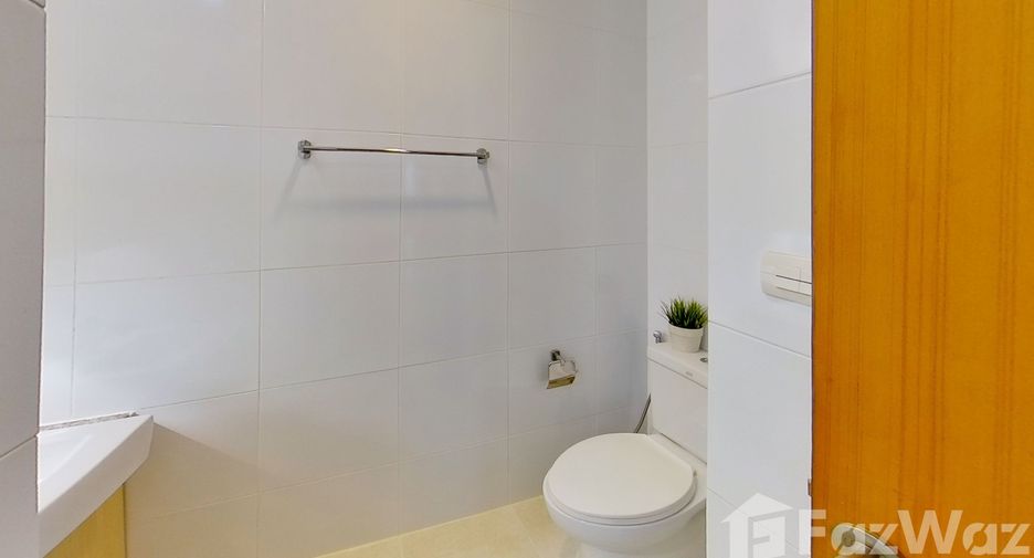 For sale そして for rent 3 ベッドルーム condo in Phra Khanong, Bangkok