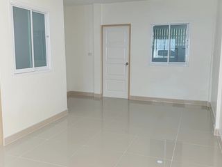 出售 2 卧室 联排别墅 在 Mueang Rayong, Rayong