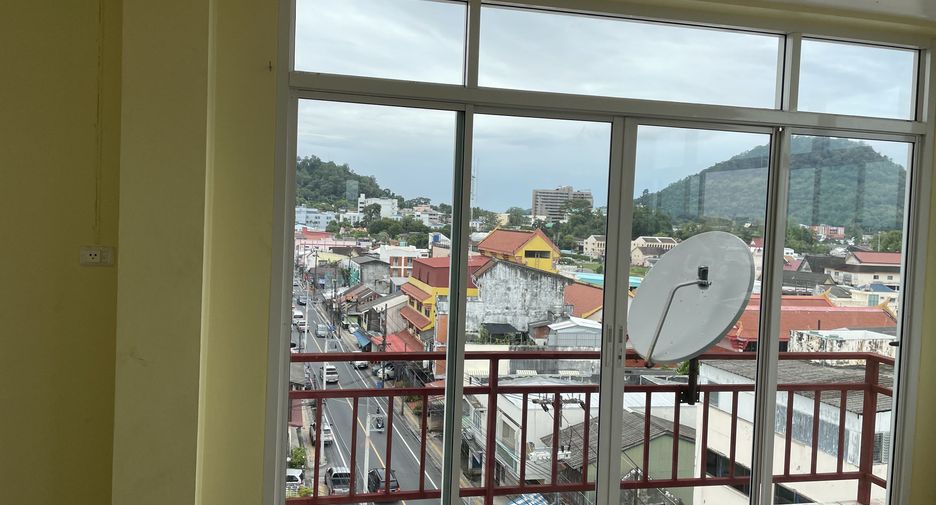 For rent 7 bedrooms retail Space in Mueang Phuket, Phuket