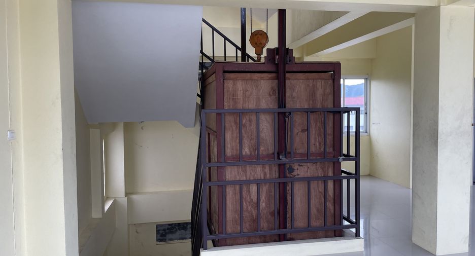For rent 7 bedrooms retail Space in Mueang Phuket, Phuket