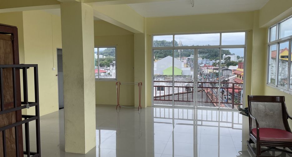 For rent 7 bedrooms retail Space in Mueang Phuket, Phuket