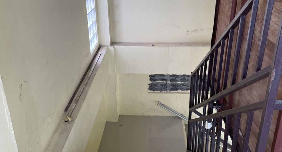 For rent 7 bedrooms retail Space in Mueang Phuket, Phuket