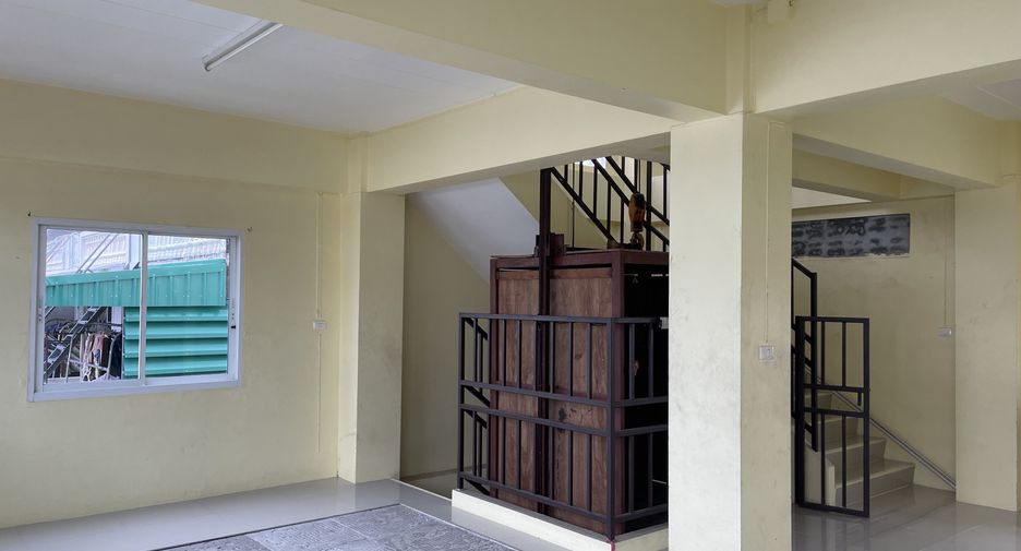 For rent 7 bedrooms retail Space in Mueang Phuket, Phuket