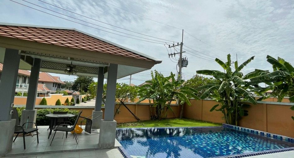 For rent 4 bedrooms villa in Bang Lamung, Chonburi