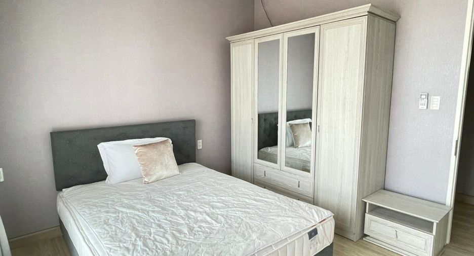 For rent 4 bedrooms villa in Bang Lamung, Chonburi