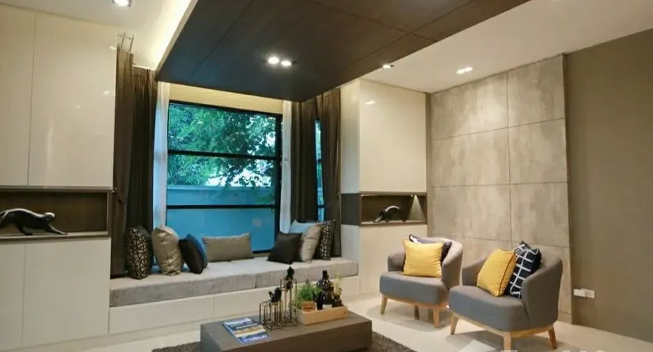 For sale 5 bedrooms house in Din Daeng, Bangkok