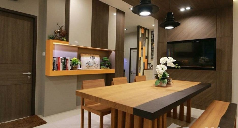 For sale 5 bedrooms house in Din Daeng, Bangkok