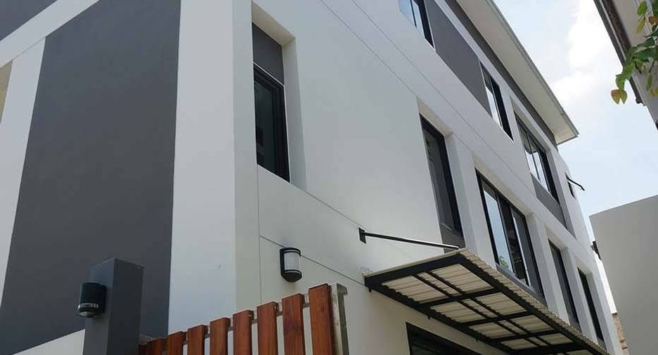 For sale 5 bedrooms house in Din Daeng, Bangkok