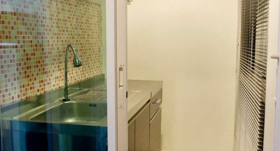 For sale studio condo in Phra Khanong, Bangkok