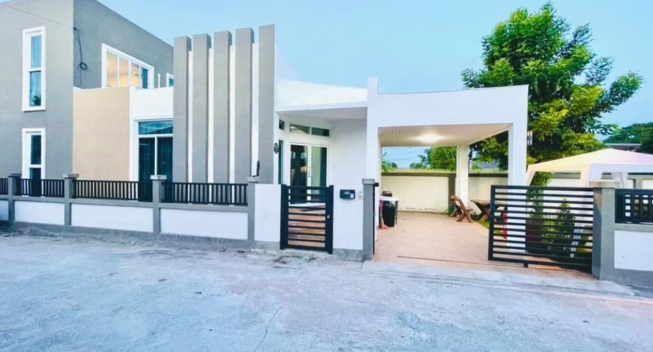 出售 和 出租 2 卧室 别墅 在 Bang Lamung, Chon Buri