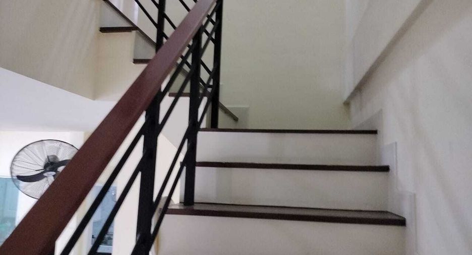 À vendre 3 chambres maison de ville à Bang Sao Thong, Samut Prakan