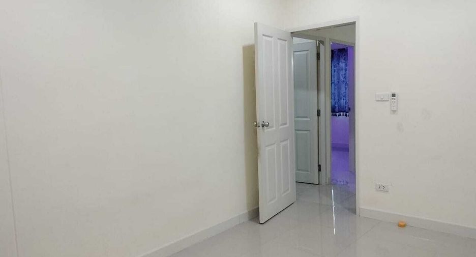 À vendre 3 chambres maison de ville à Bang Sao Thong, Samut Prakan