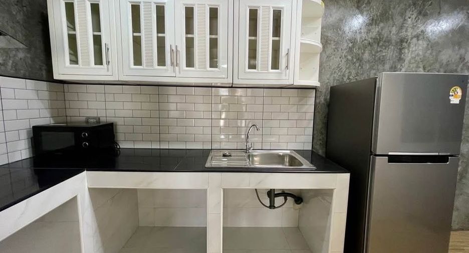 For rent 2 bedrooms townhouse in Thalang, Phuket